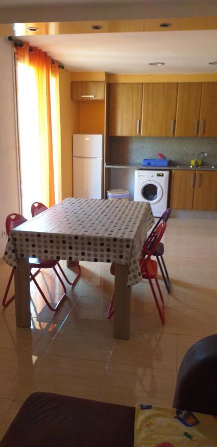 Besalut Apartment ภายนอก รูปภาพ
